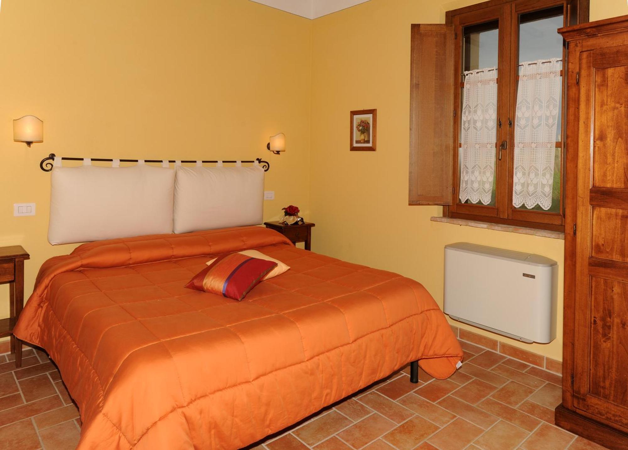 Agriturismo Poggio Tobruk Пиенца Стая снимка
