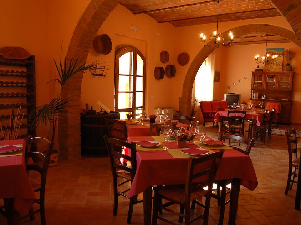 Agriturismo Poggio Tobruk Пиенца Екстериор снимка